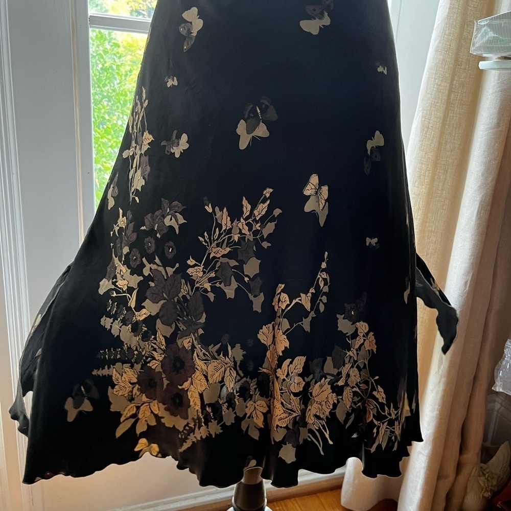 Elegant Black Floral butterfly Skirt - Picture 6 of 16